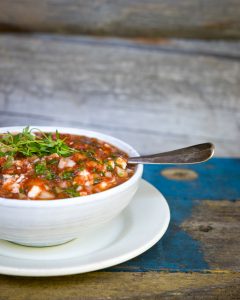 mutti-soosi, mutti-kastike, mutti-pastakastike, mutti, vierilu muttin tomaattviljelmille, feta-yrttipastakastike, feta-yrttitomaattikastike pastalle