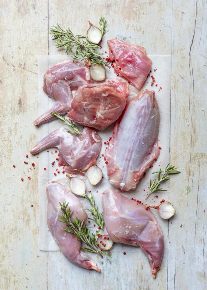 uunikani, kani uunissa, kaninliha, kanireseptejä, miten kani paloitellaan, miten kani valmistetaan, viini kanille