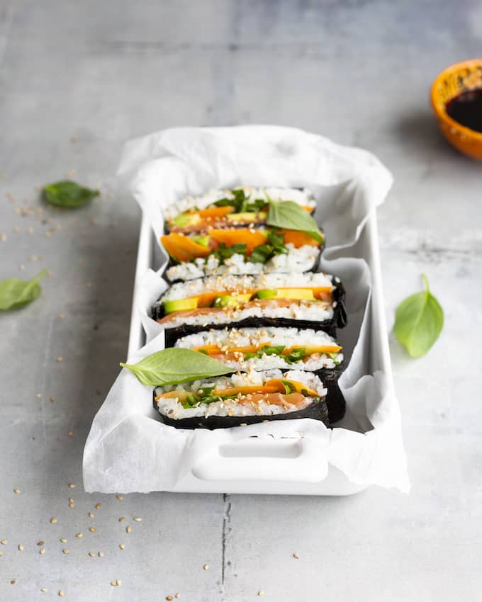sushi, sushi sandwich, onigirazu, sushi valmistaminen, sushi voileipä