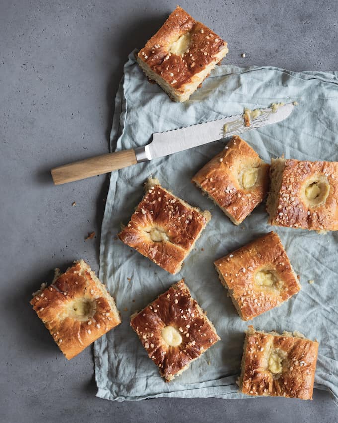 peltipulla, pulla tuorejuustotäytteellä