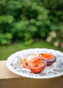 grillatut nektariinit, grillatut hedelmät, grillijälkiruoka