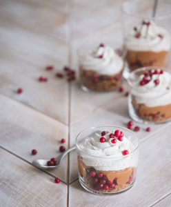 puolukka-kinsukiherkku, puolukkajälkiruoka, helppo puolukkajälkiruoka, jälkiruoka jouluksi, mitä tehdä puolukoista