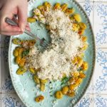 rapeaksi paistetut gnocchi, lisuke kalalle, lisuke grillatulle kalalle, lisuke lohelle, mitä tehdä gnoccheista, sitruunagnocchit