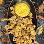 fittisuppikset ja currymajoneesi, friteeratut suppilovahverot, friteeratut sienet, sienten leivitys, suppilovahveroresepti, sieniresepti